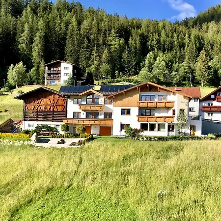 Holiday home Bergsonnhof Jerzens