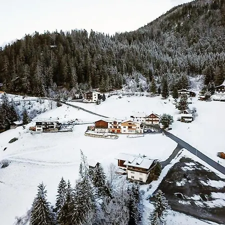 Bergsonnhof Йерценс